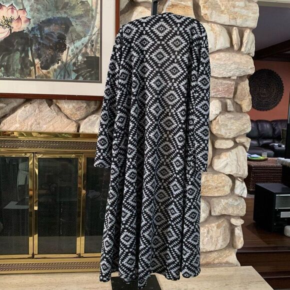 Lularoe Sarah duster  - Picture 7 of 8